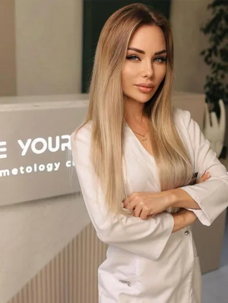 Кристина — Врач косметолог
